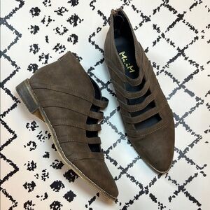 Mi.iM Brown Ankle Boots with Cut-Out Design - Women’s Shoes US Size 6.5 - EUC